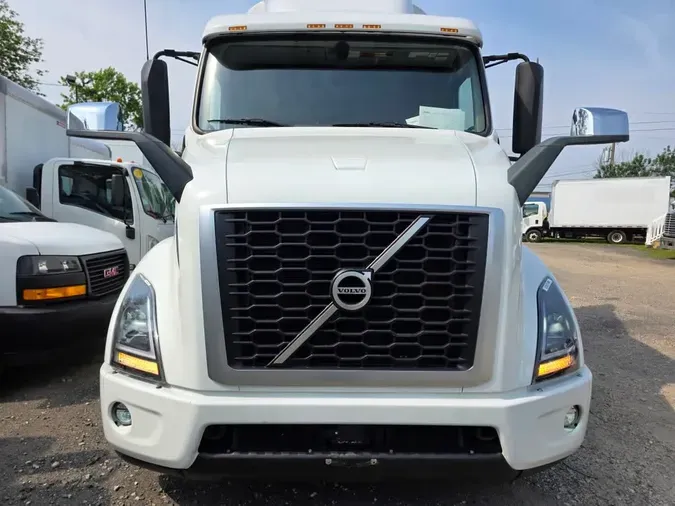 2019 VOLVO VNR64T-640