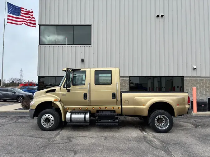 2006 International 4400LP
