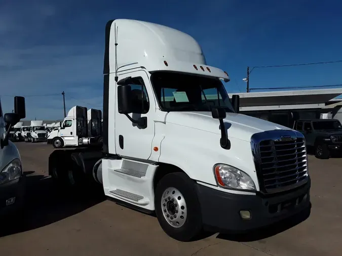 2019 FREIGHTLINER/MERCEDES CASCADIA 12596e4619c22277ec3aa77fff5bf16635f