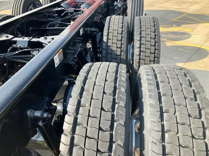 2025 Kenworth T880 Short Hood