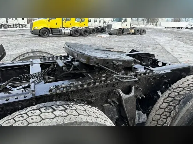 2019 INTERNATIONAL RH613