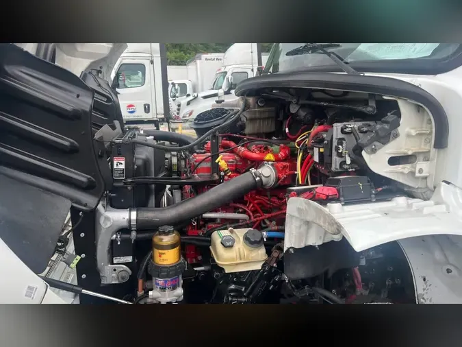 2016 FREIGHTLINER M2 106