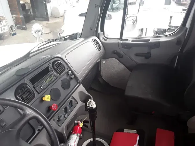 2017 FREIGHTLINER/MERCEDES M2-112