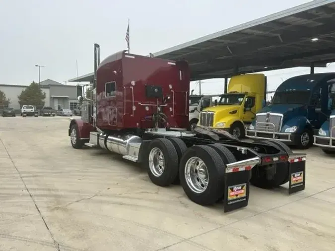 2023 Peterbilt 389