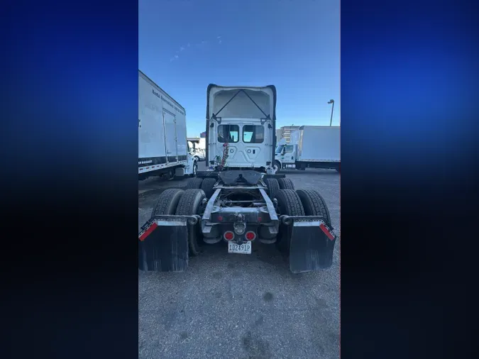 2019 FREIGHTLINER CASCADIA 125