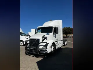 2020 VOLVO VNR64T-640