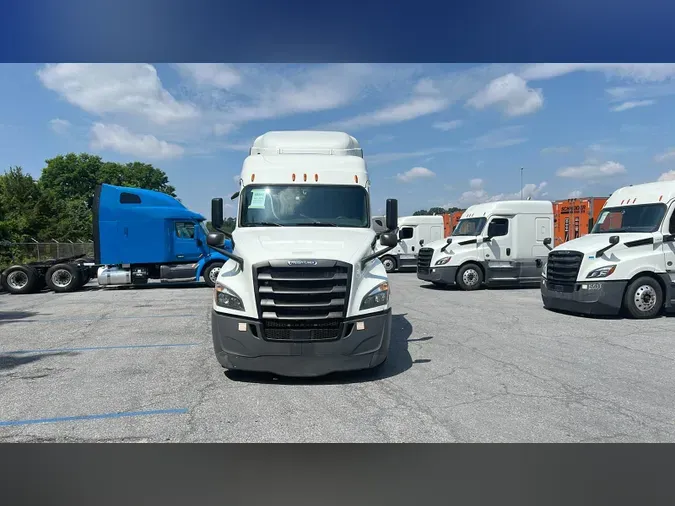 2020 Freightliner Cascadia 126