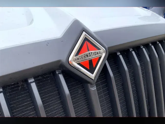 2022 INT LT625 6x4
