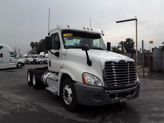2019 FREIGHTLINER/MERCEDES CASCADIA 125