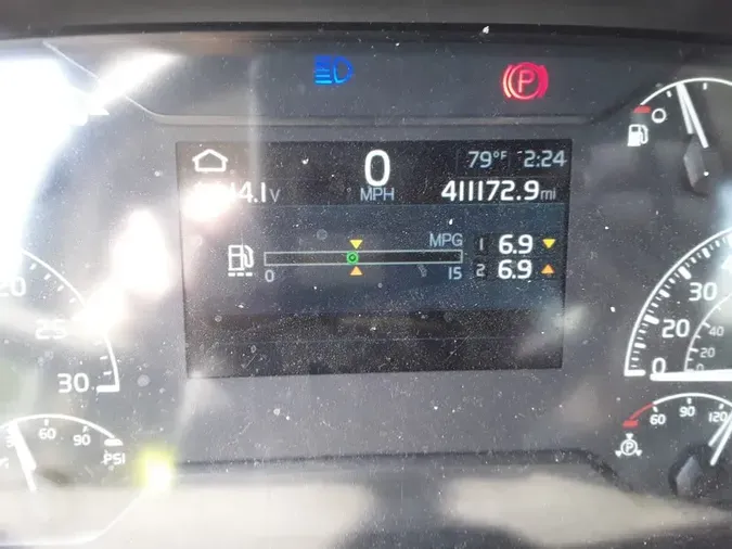 2019 VOLVO VNL64T-300