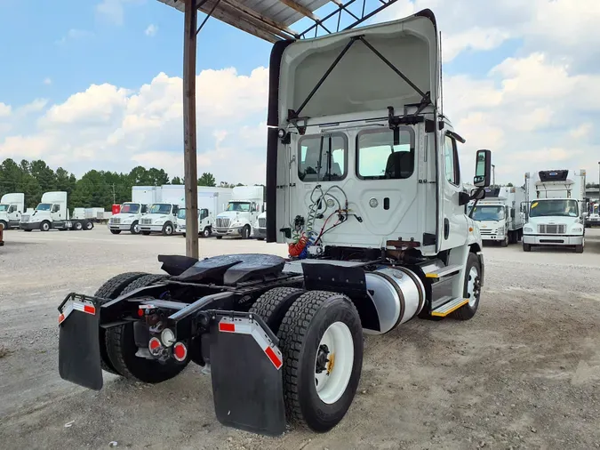 2018 FREIGHTLINER/MERCEDES CASCADIA 113