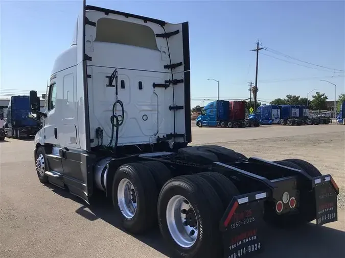 2022 FREIGHTLINER CA116