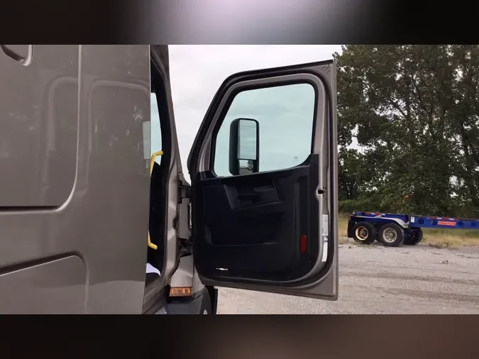 2023 Freightliner Cascadia 126