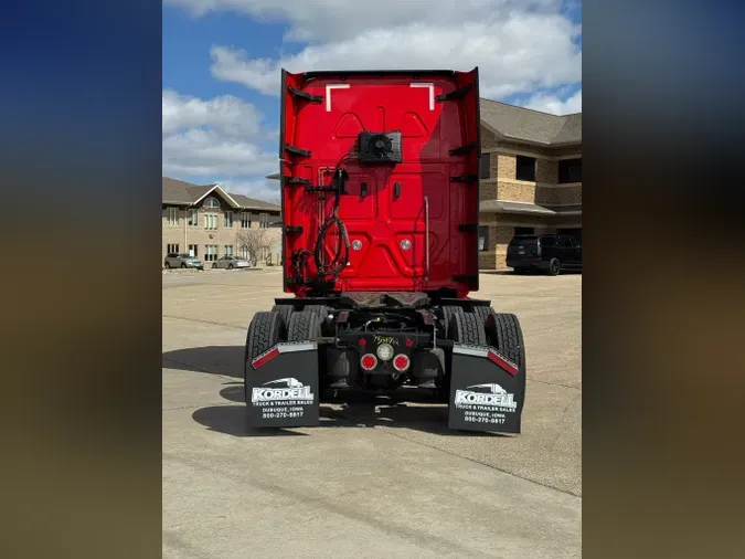 2023 FREIGHTLINER Cascadia 126
