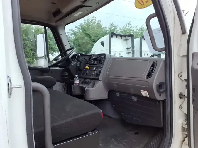 2020 FREIGHTLINER/MERCEDES M2 106