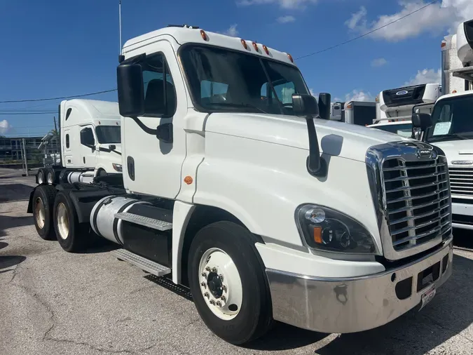 2016 FREIGHTLINER/MERCEDES CASCADIA 125