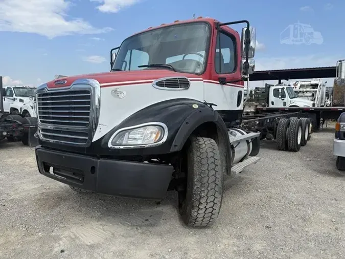 2011 FREIGHTLINER BUSINESS CLASS M2 112