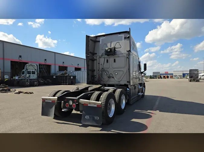 2022 Freightliner Cascadia 126