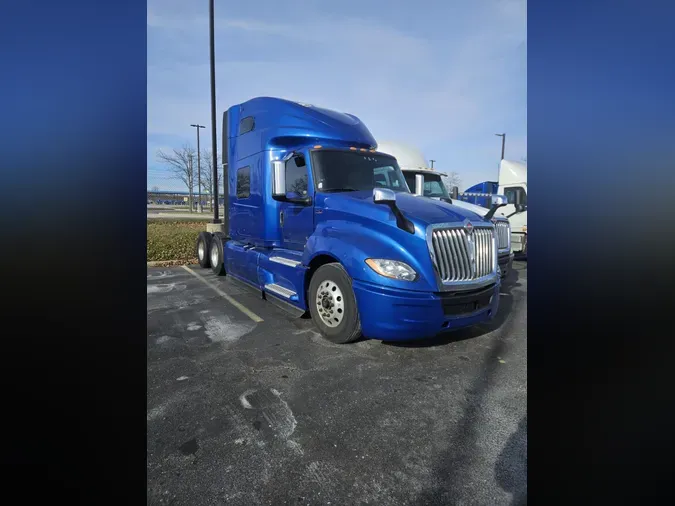 2022 International LT625