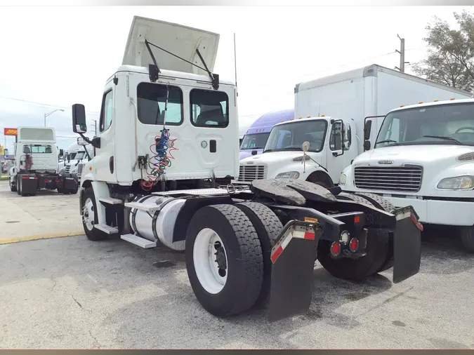 2016 FREIGHTLINER/MERCEDES CASCADIA 113