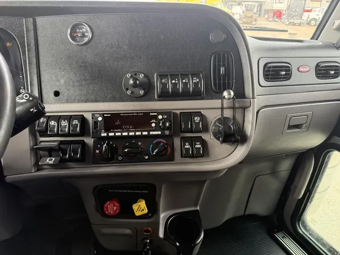 2022 Peterbilt 389971df2a79cc2790f2dbce8339a19a043