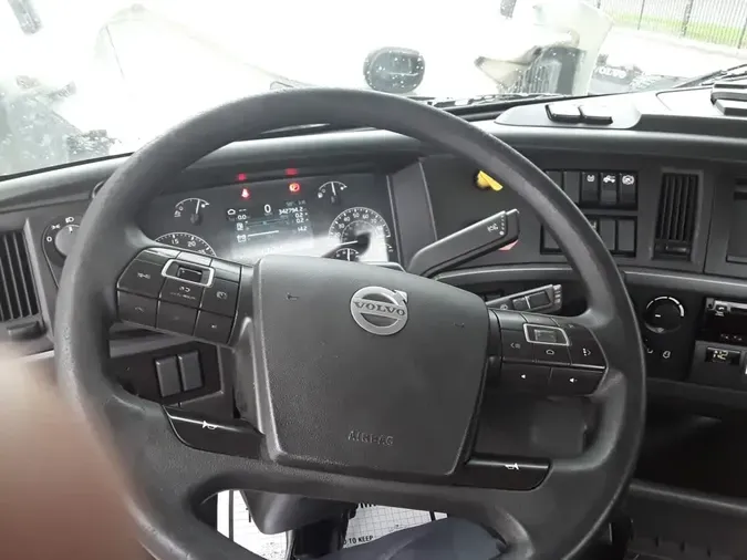 2019 VOLVO VNR42T 300