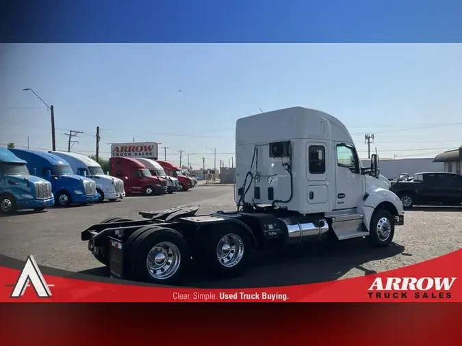 2022 KENWORTH T880