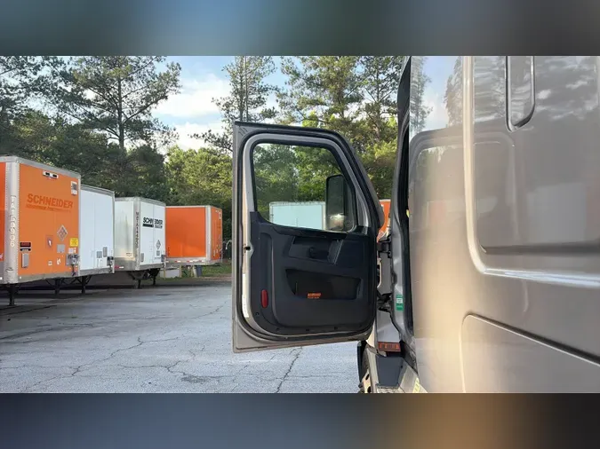 2023 Freightliner Cascadia 126