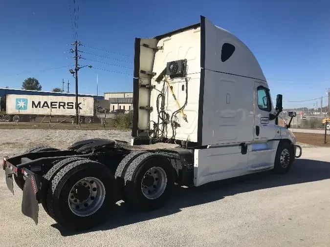 2019 Freightliner X12564ST