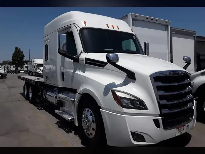 2019 FREIGHTLINER NEW CASCADIA 126