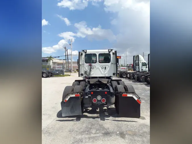2020 FREIGHTLINER CASCADIA 125