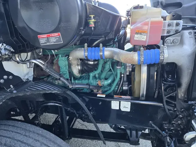 2024 VOLVO VNR64T300972ebb8352659fdd50572b05af07be71