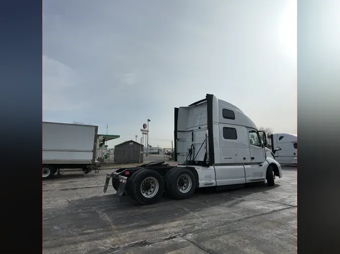 2022 VOLVO VNL64T860