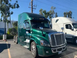 2018 FREIGHTLINER X12564ST