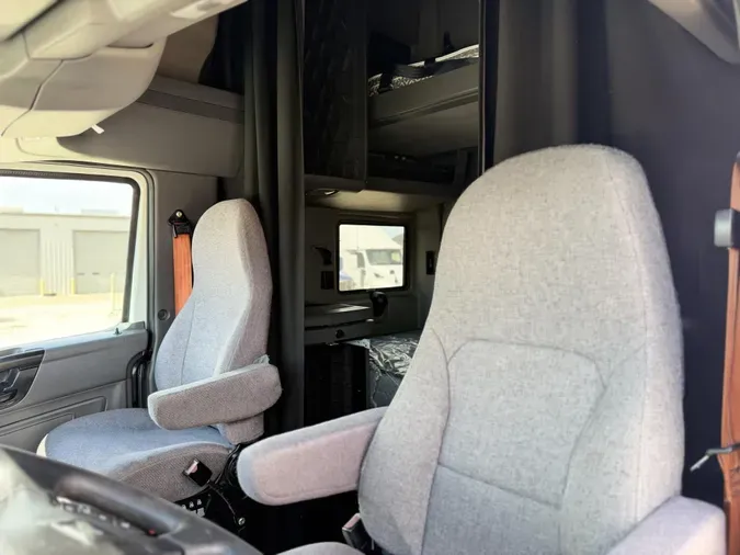 2023 International LT625