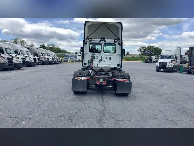 2019 Freightliner Cascadia 125973ae69195cecb4362775e1f61f26dac