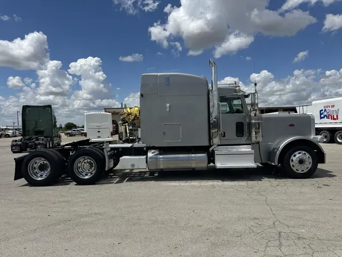 2020 Peterbilt 389