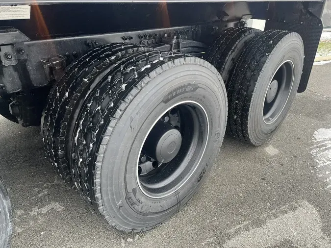 2026 VOLVO VHD64B300