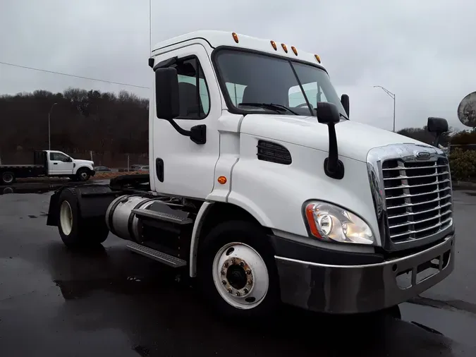 2016 FREIGHTLINER/MERCEDES CASCADIA 113