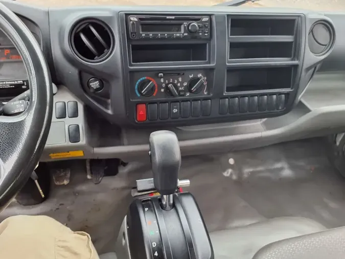 2018 HINO HINO 195