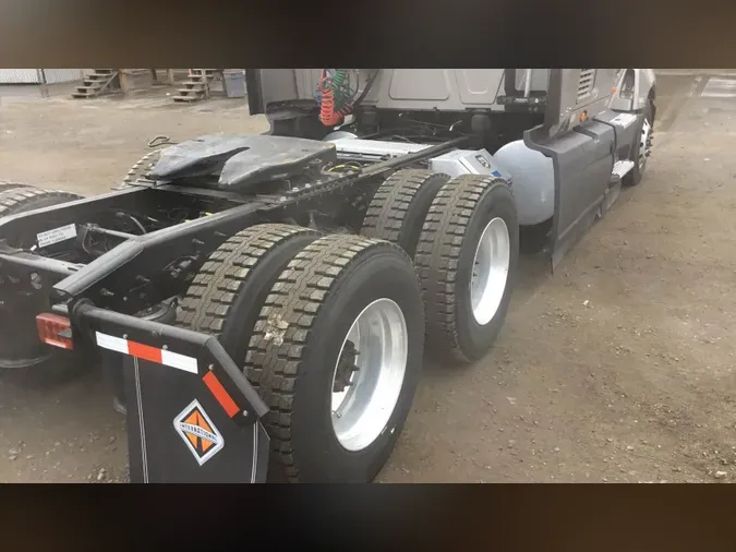 2022 International LT