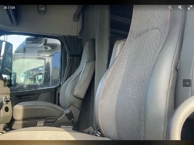 2024 VOLVO VNL64T760