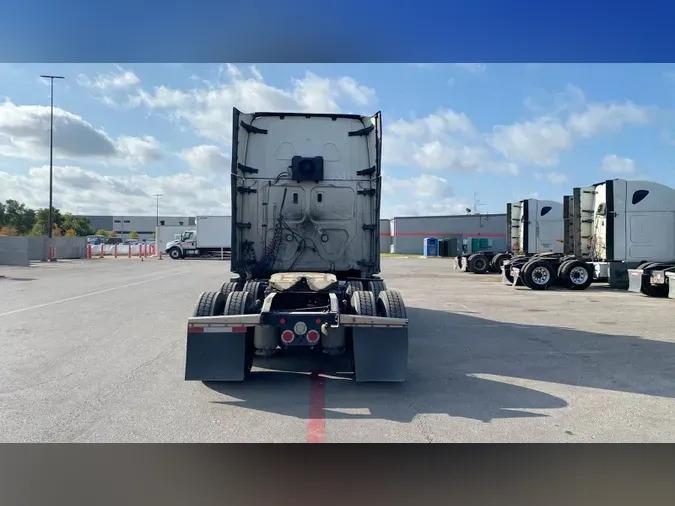 2023 Freightliner Cascadia 126