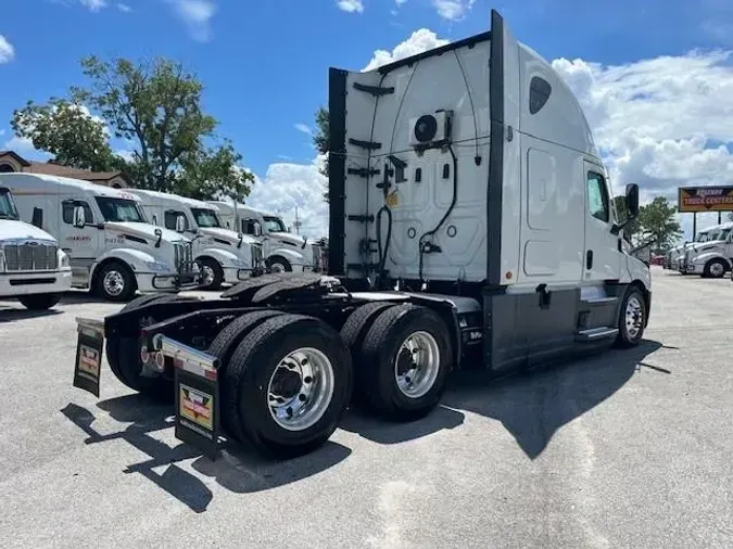 2020 Freightliner Cascadia