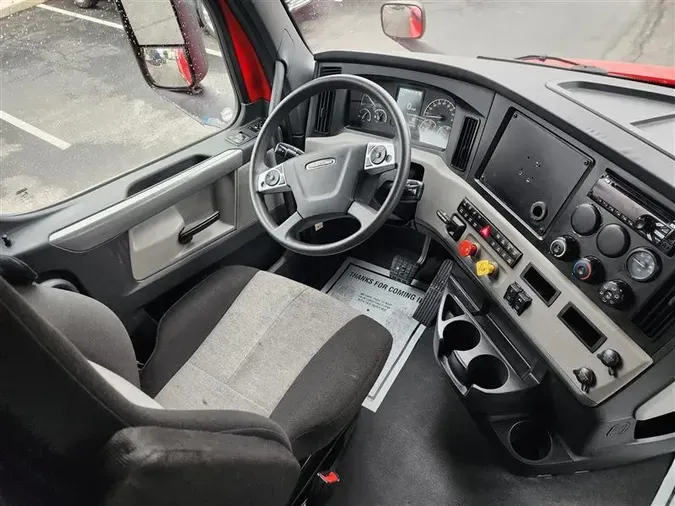 2021 FREIGHTLINER CA116