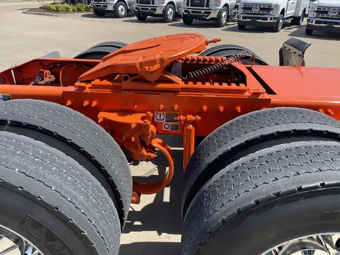 2023 Peterbilt 389