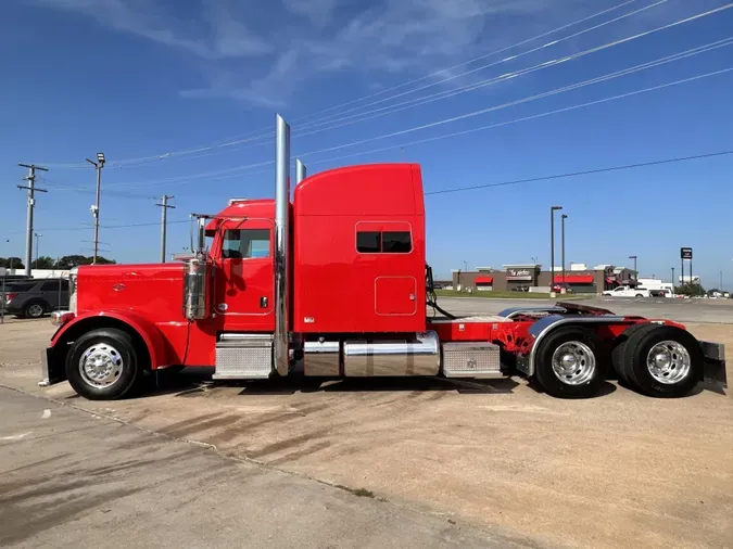 2022 Peterbilt 389