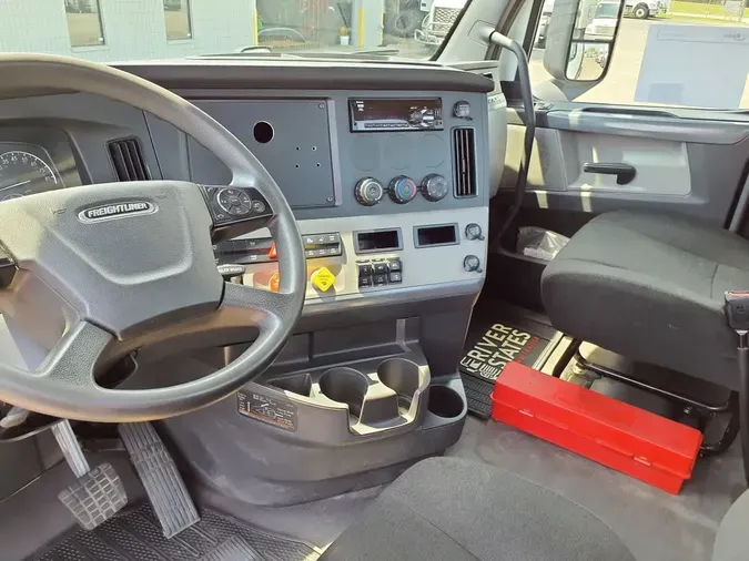 2019 FREIGHTLINER NEW CASCADIA 116