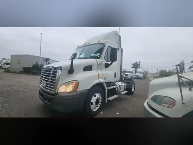 2017 FREIGHTLINER/MERCEDES CASCADIA 113