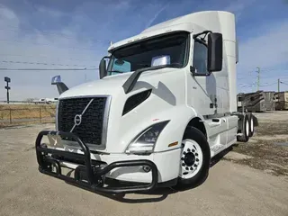 2019 VOLVO VNR64T640